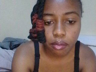 PrettyNoela's Live Webcam