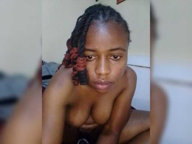 PrettyNoela live cam