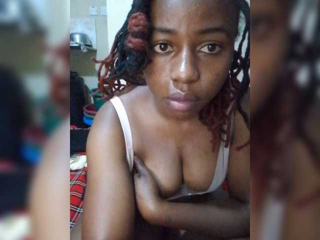 PrettyNoela live cam on BongaCams