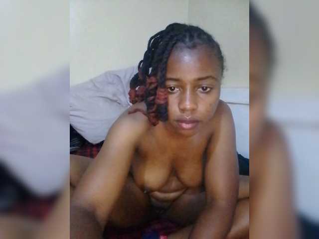 PrettyNoela live cam on BongaCams