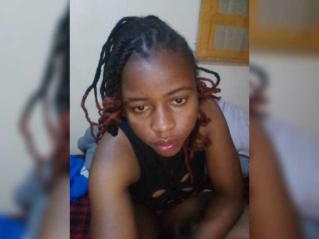 PrettyNoela live cam preview