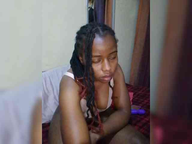PrettyNoela webcam
