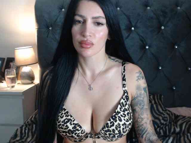 GiaLeonor webcam