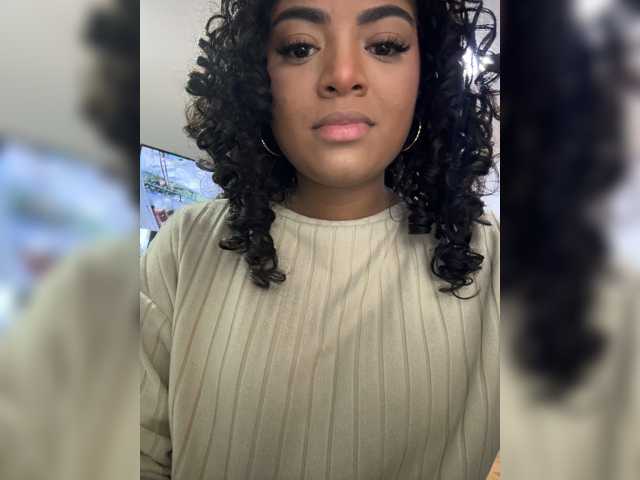 CarlyMonroee live cam on BongaCams