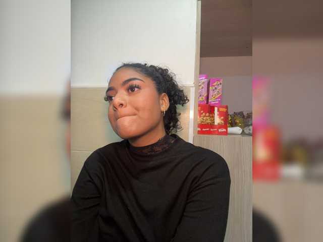 CarlyMonroee live cam on BongaCams