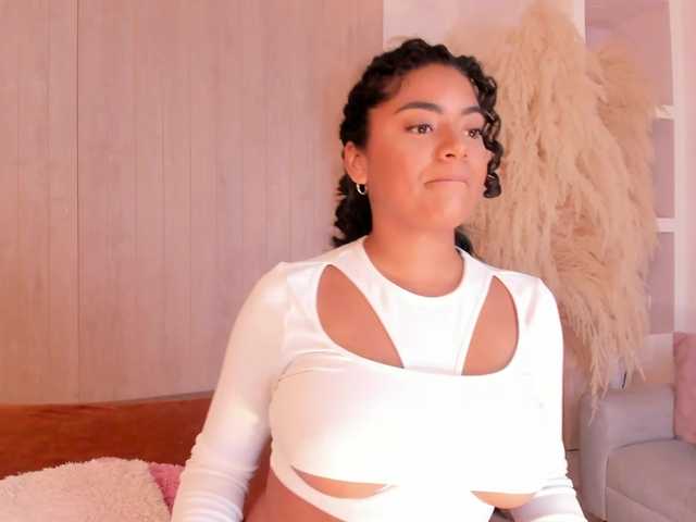 CarlyMonroee live cam on BongaCams