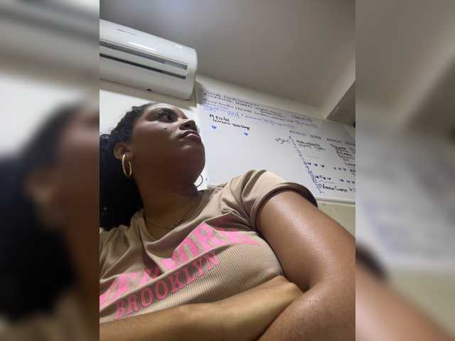 CarlyMonroee live cam on BongaCams