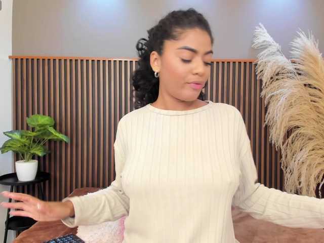 CarlyMonroee live cam on BongaCams