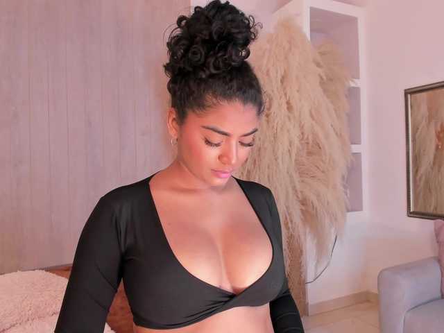 CarlyMonroee live cam on BongaCams