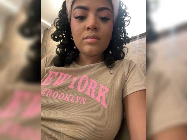 CarlyMonroee live cam on BongaCams