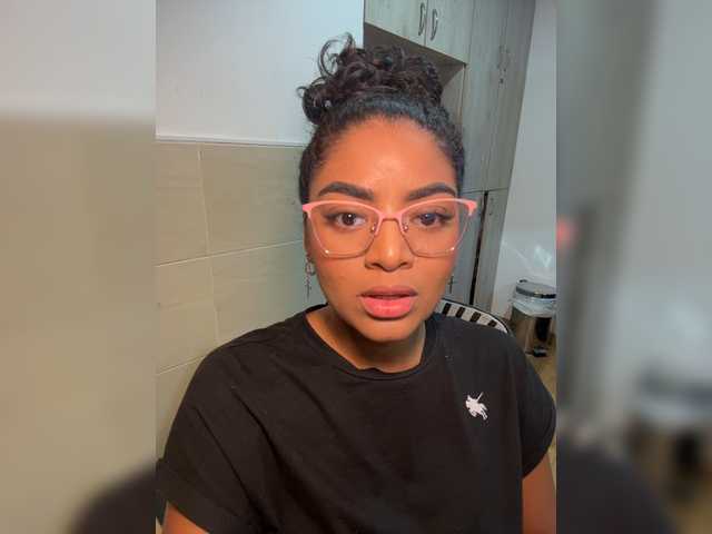 CarlyMonroee live cam on BongaCams