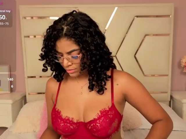 CarlyMonroee, en directo ahora en BongaCams