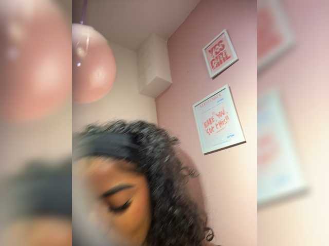 CarlyMonroee live cam on BongaCams