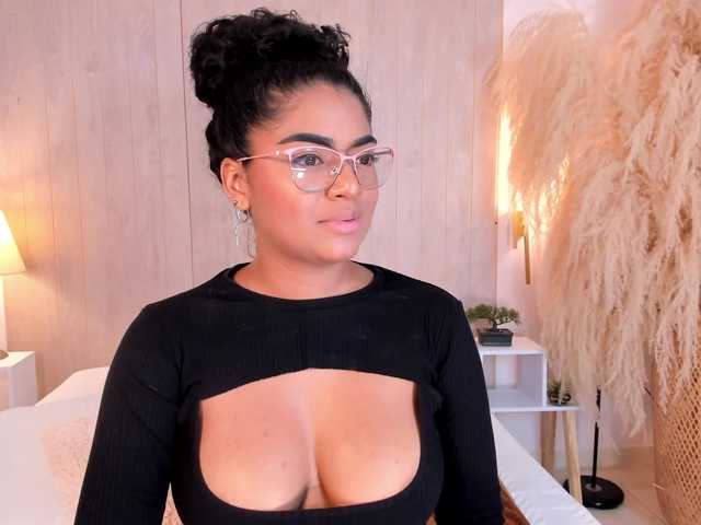 CarlyMonroee