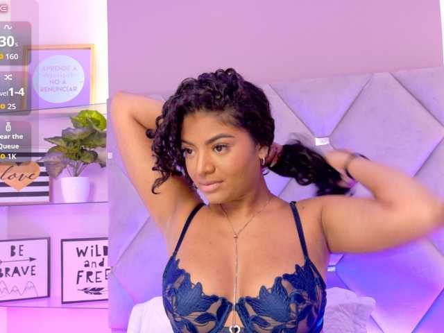 CarlyMonroee live cam on BongaCams
