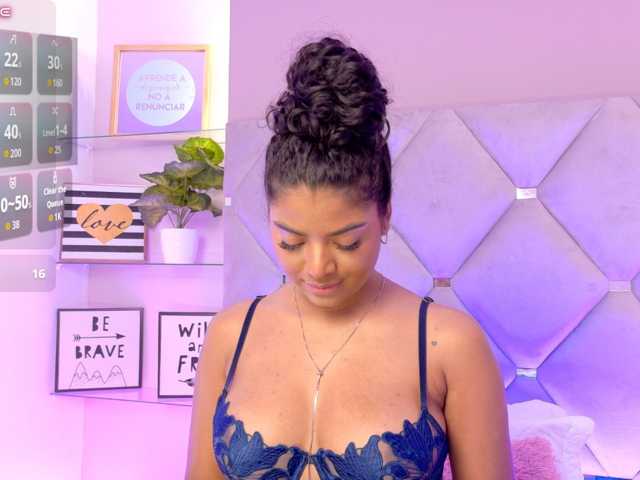 CarlyMonroee live cam on BongaCams