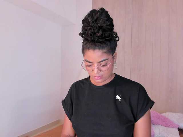 CarlyMonroee live cam on BongaCams