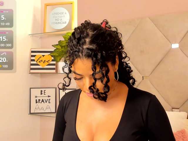 CarlyMonroee live cam on BongaCams