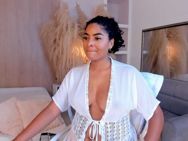 CarlyMonroee live cam on BongaCams