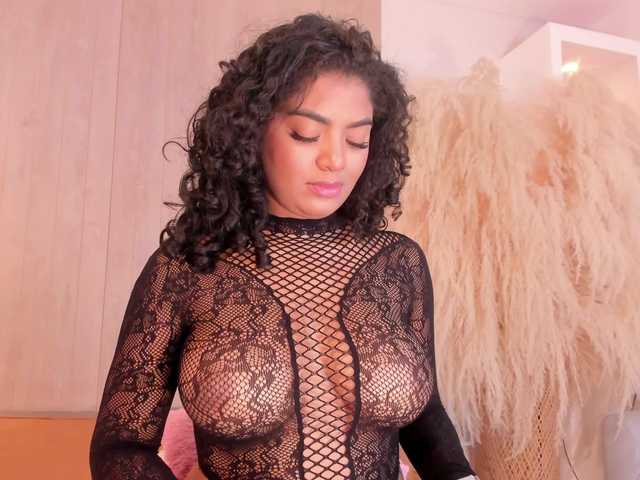 CarlyMonroee live cam on BongaCams