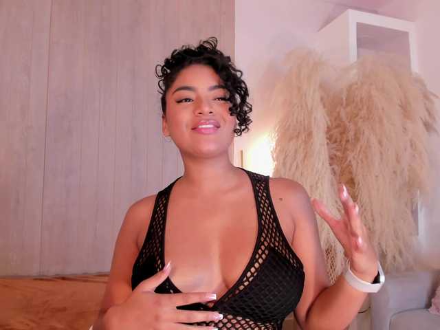 CarlyMonroee live cam
