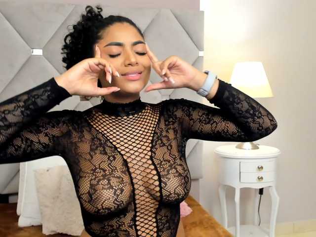 CarlyMonroee live cam on BongaCams