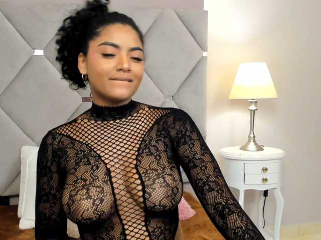 CarlyMonroee live cam on BongaCams