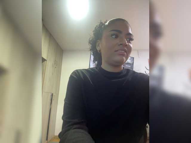 CarlyMonroee live cam