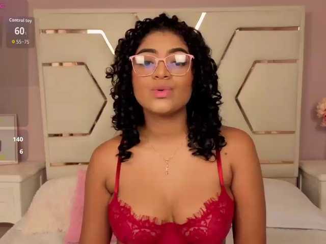 CarlyMonroee, en directo ahora en BongaCams