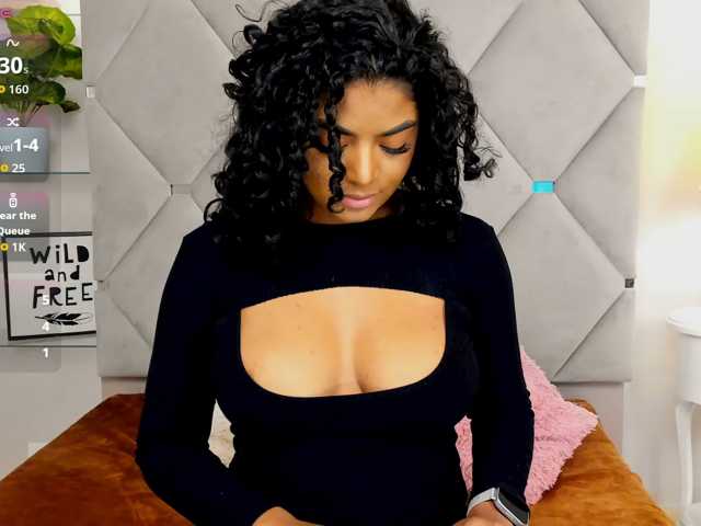 CarlyMonroee live cam on BongaCams