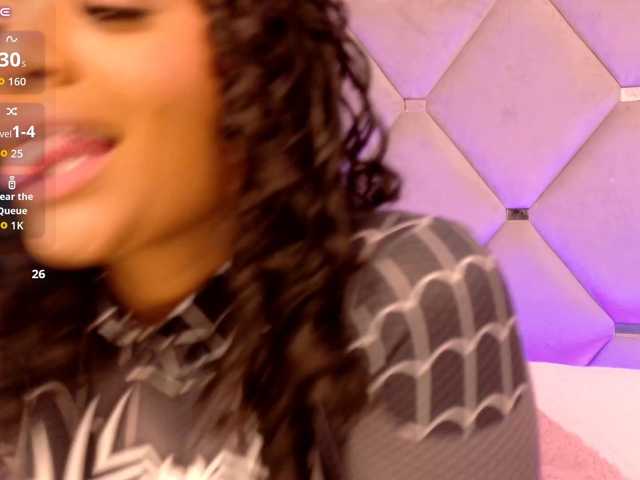 CarlyMonroee live cam on BongaCams