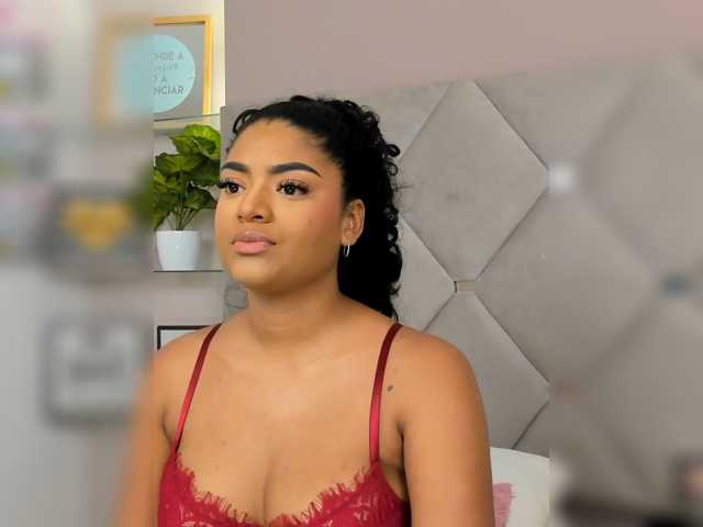 CarlyMonroee live cam on BongaCams
