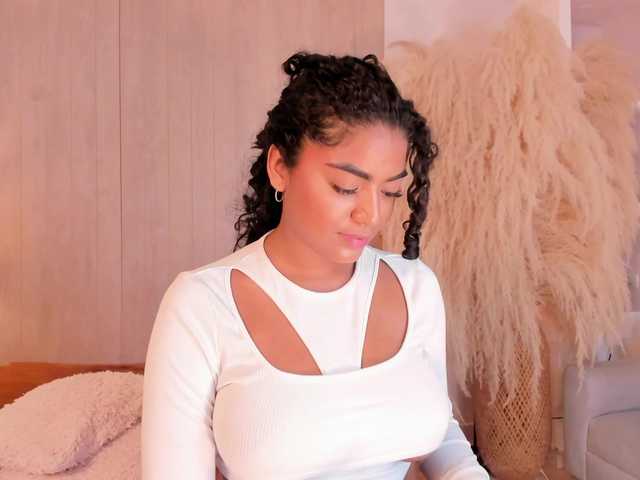 CarlyMonroee live cam on BongaCams
