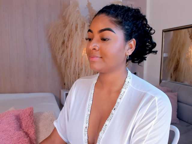 CarlyMonroee live cam on BongaCams