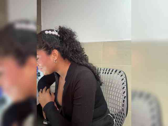 CarlyMonroee webcam