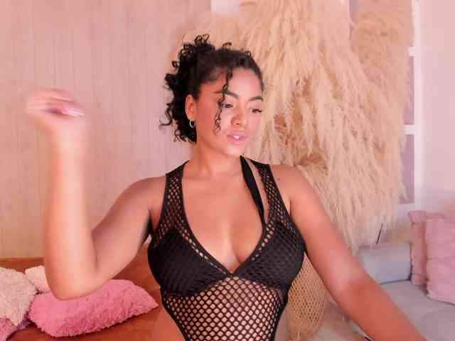 Modèle: CarlyMonroee