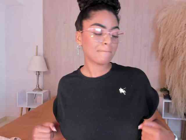 CarlyMonroee webcam