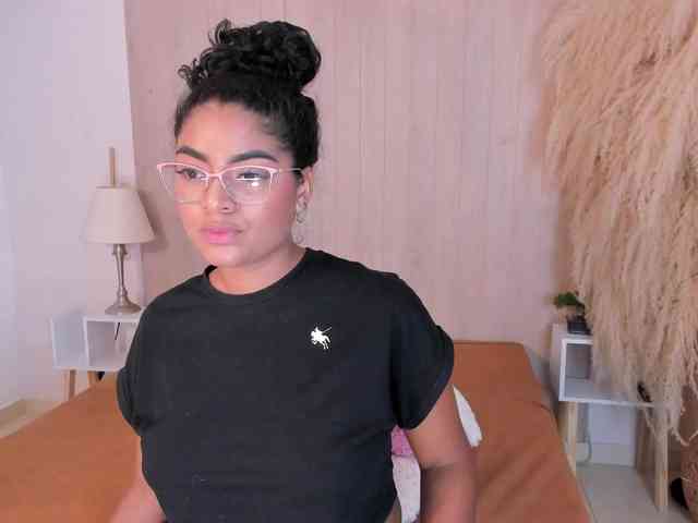CarlyMonroee webcam