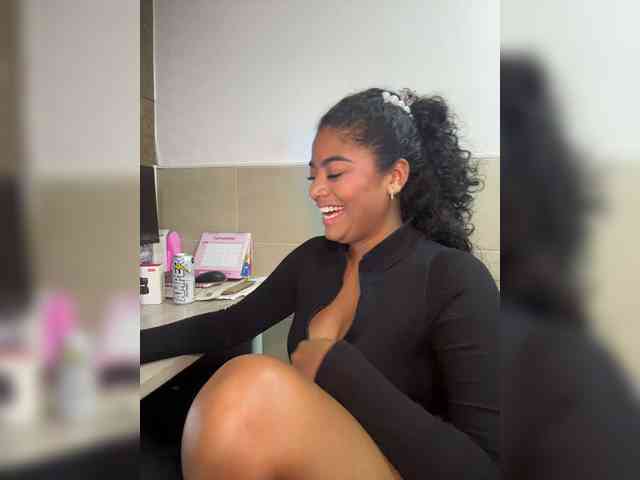 CarlyMonroee webcam