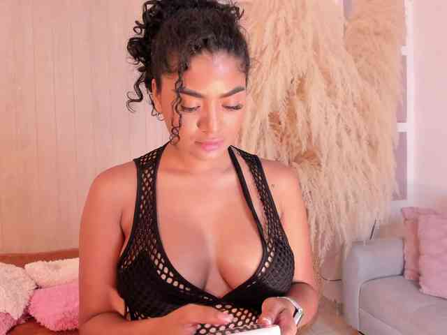 CarlyMonroee webcam