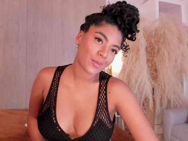 Modèle: CarlyMonroee