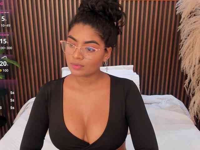 CarlyMonroee webcam