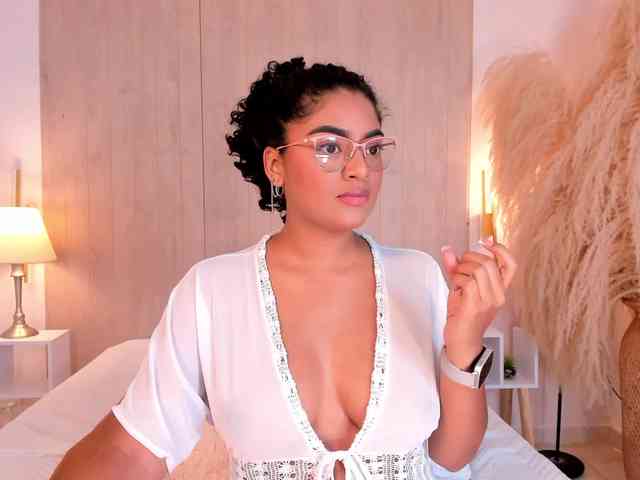 Modèle: CarlyMonroee