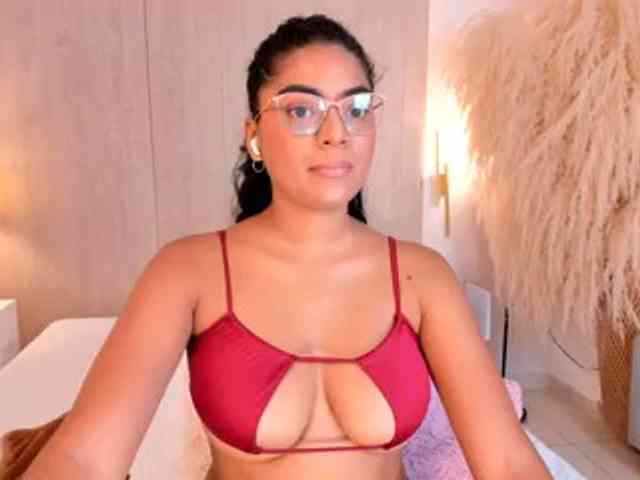 CarlyMonroee webcam
