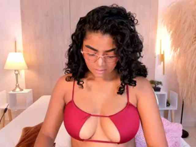 CarlyMonroee webcam