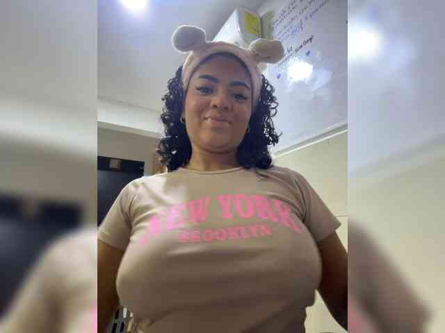 CarlyMonroee