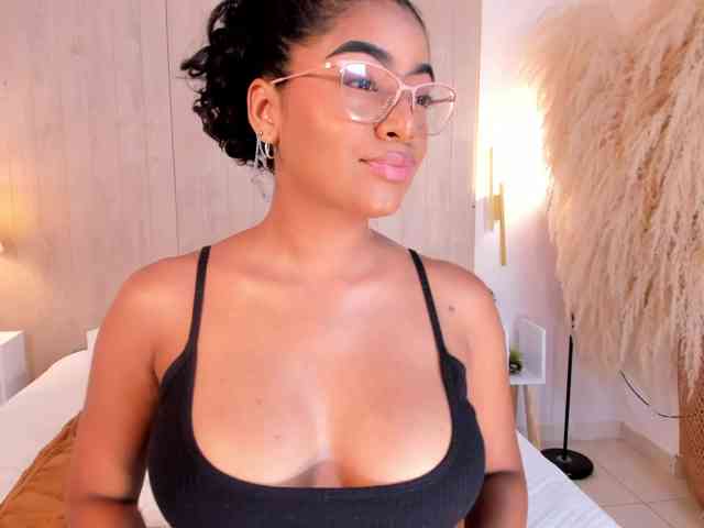 CarlyMonroee webcam