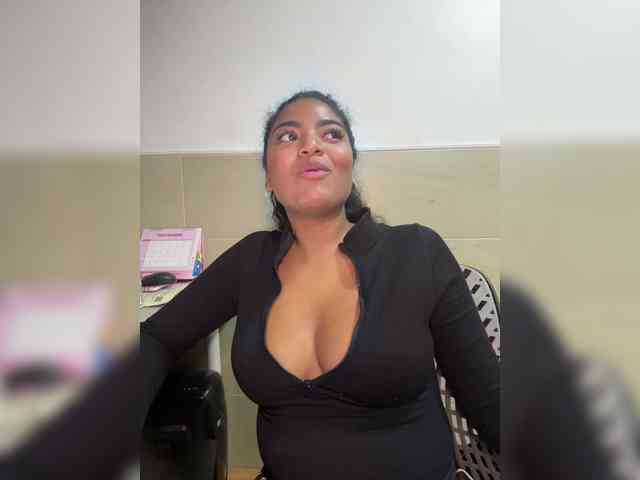 CarlyMonroee webcam