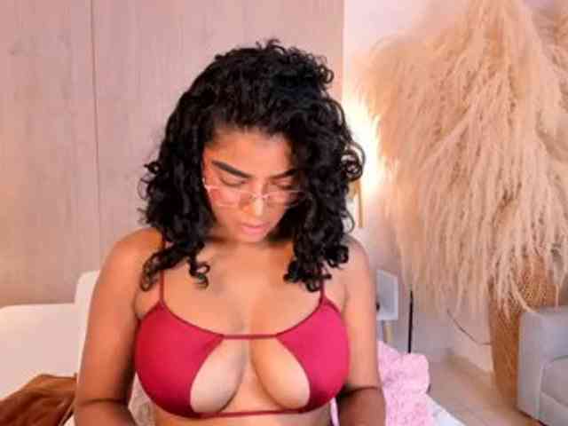 CarlyMonroee webcam