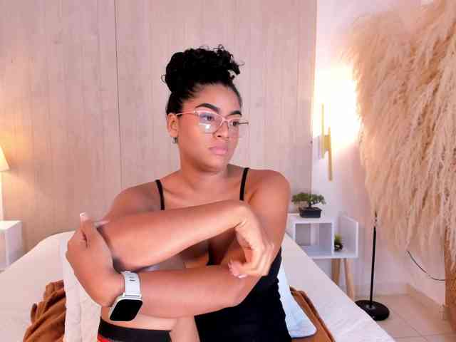CarlyMonroee webcam